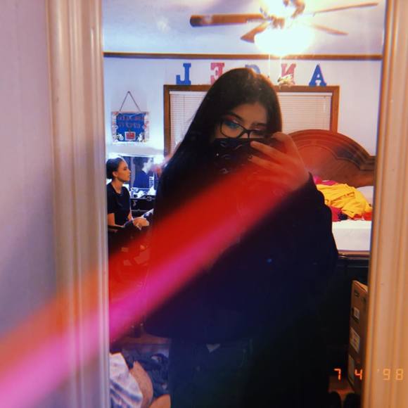 Meet your Posher, Alex - Picture 1 of 1